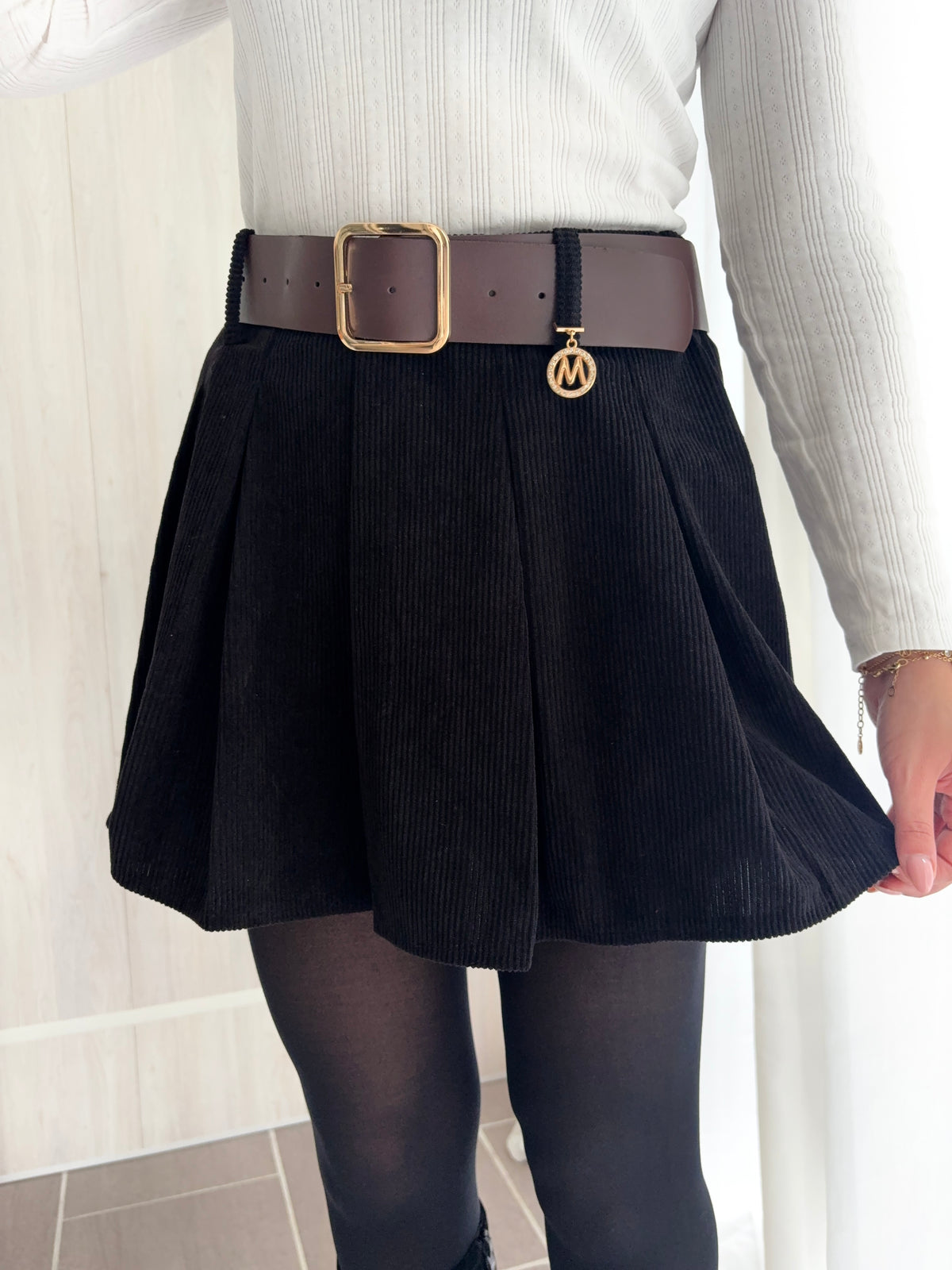 Jupe-short plissée en velours côtelé – Noir