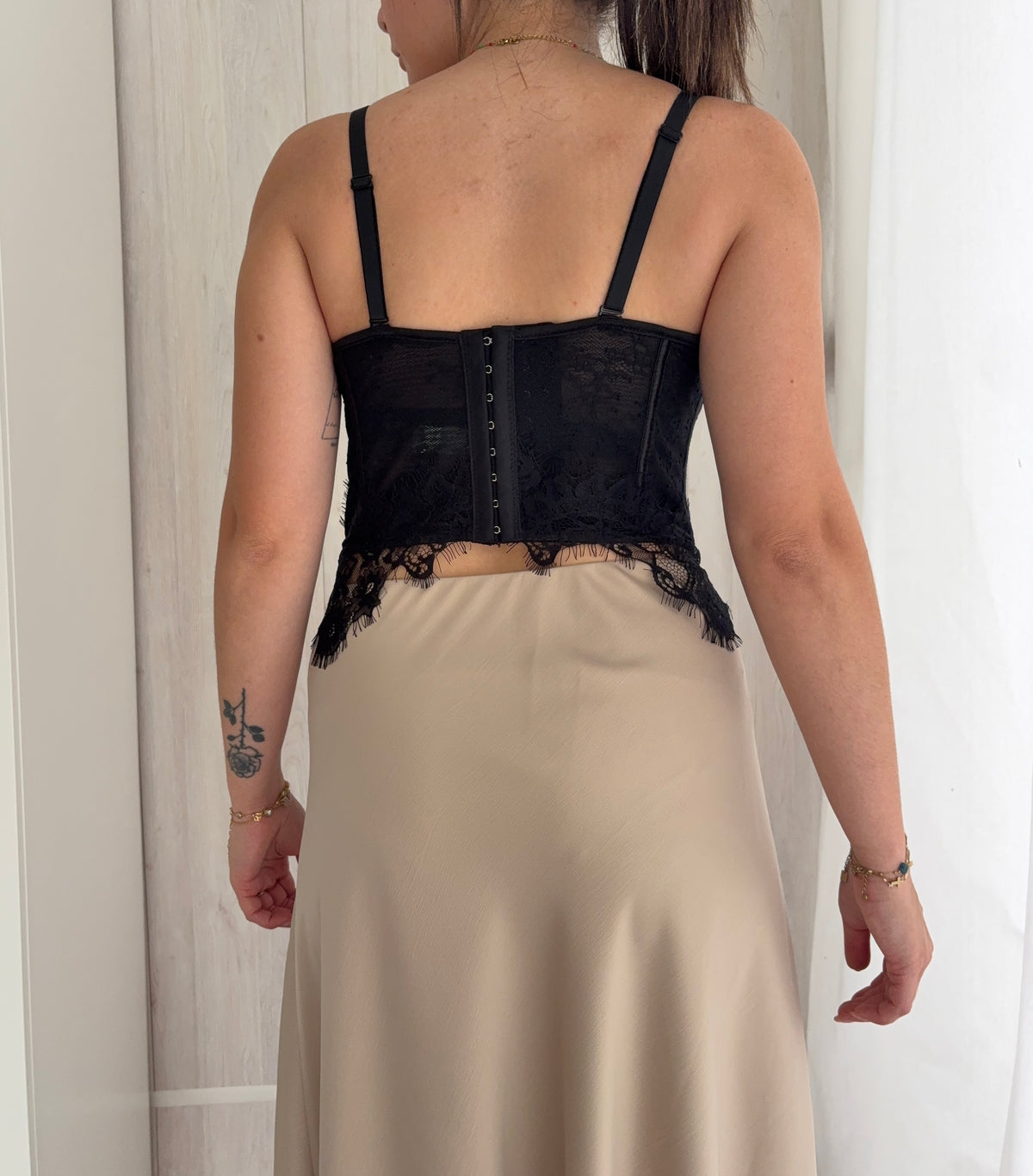 Corset noir en dentelle