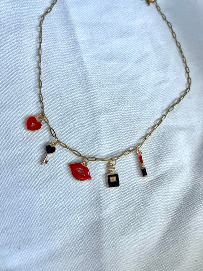 COLLIER KISS AND TELL