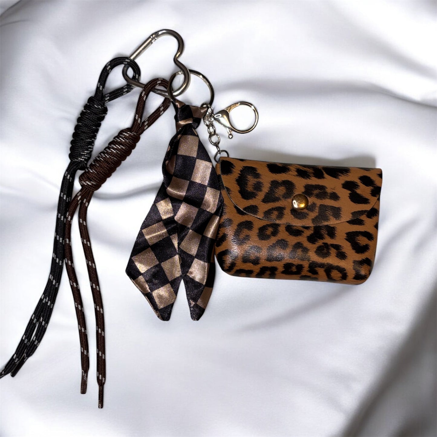 GRIGRI DE SAC ET  PORTE CLÉS