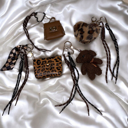 GRIGRI DE SAC ET  PORTE CLÉS