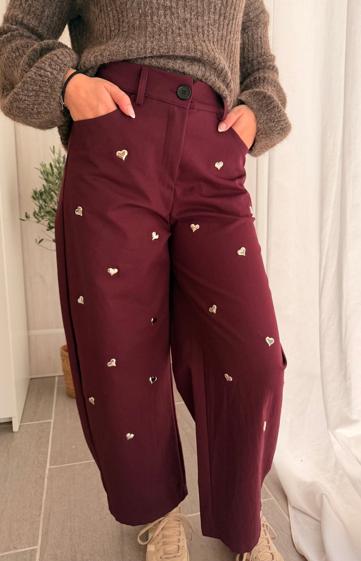 Pantalon Ballon Bordeaux – Cœurs argentés