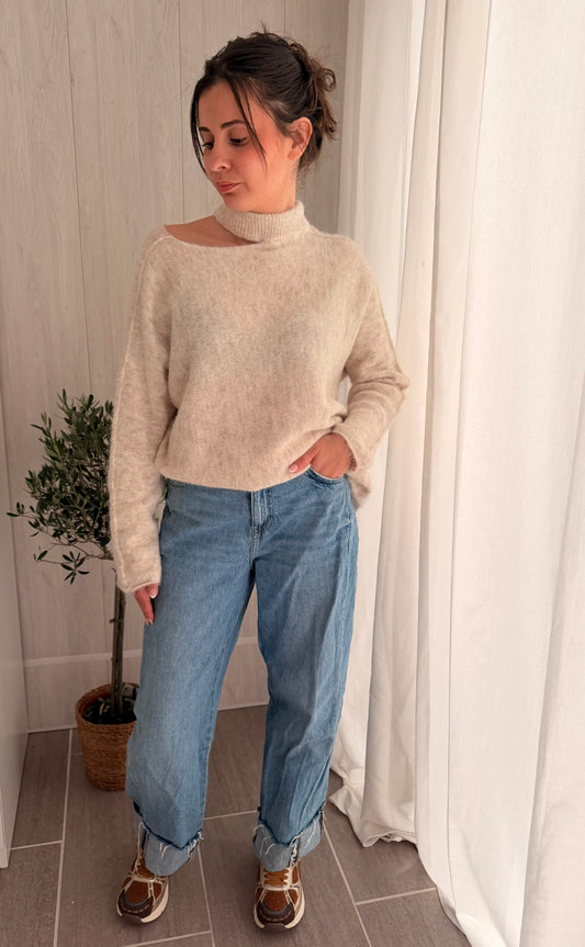 Pull Beige – Épaule Dénudée